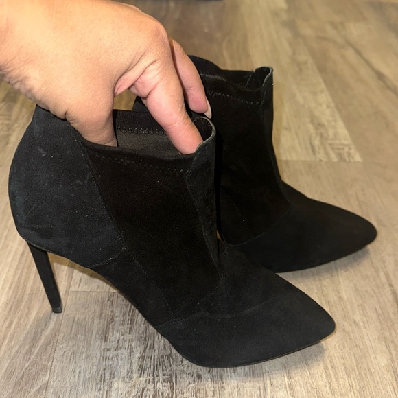 Black suede booties l, worn only once. Zara, size 37. 3 inch heel - Picture 3 of 5
